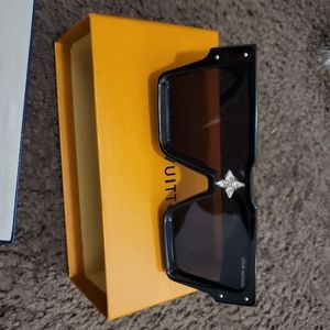 Louis vuitton cyclone sunglasses